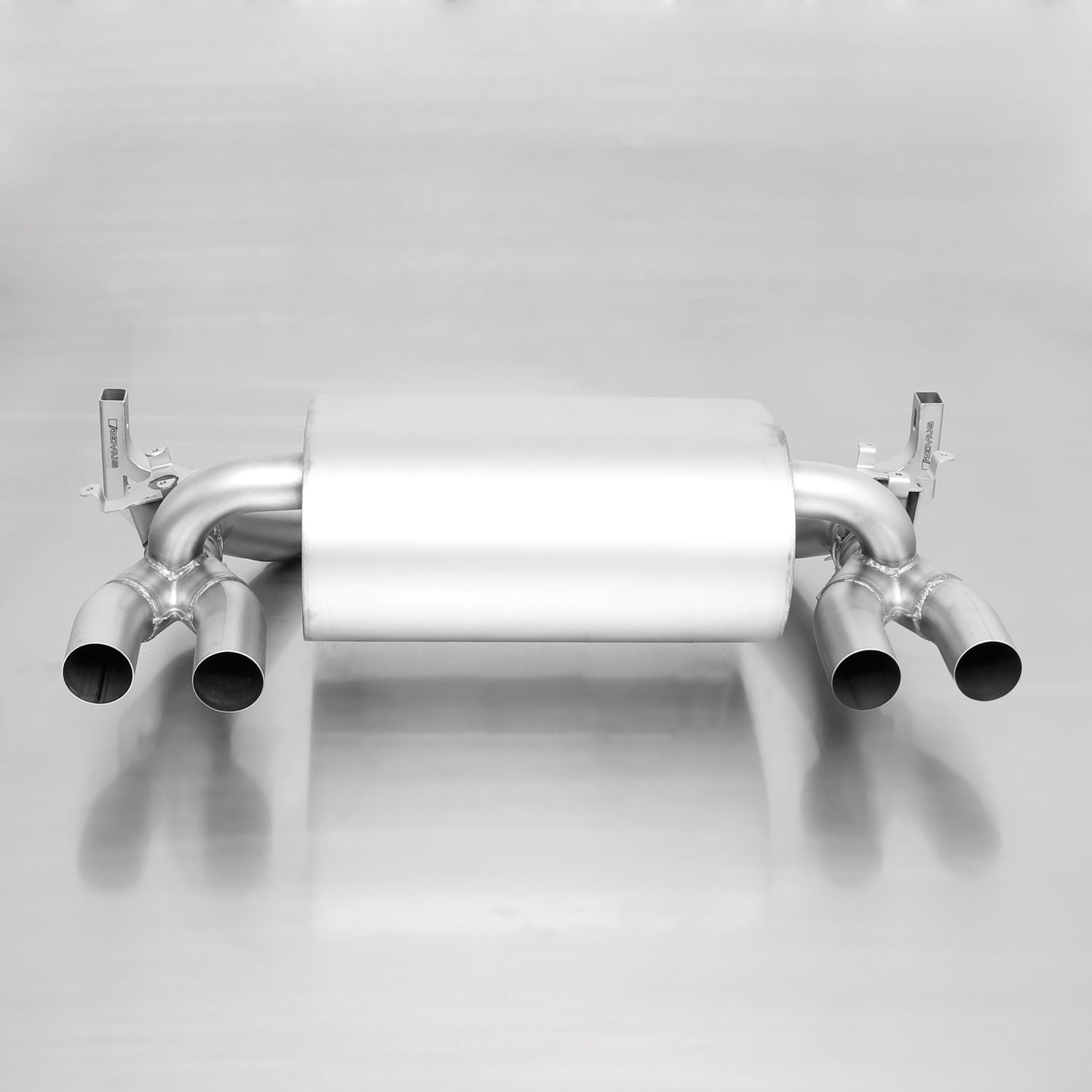 Pakoputkisto BMW F80/F82 (sedan ja coupé, myös LCI) – 4x 102 mm mustat kromatut suorat ulostuloputket